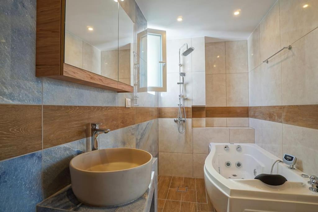 Odyssey Residences 2 خانيا المظهر الخارجي الصورة